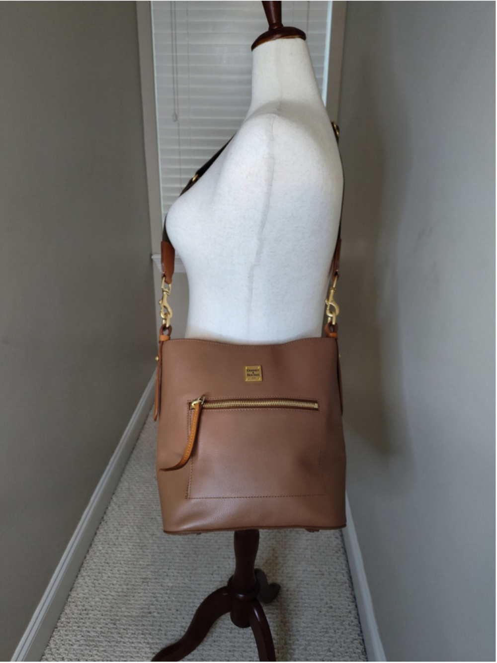 Women's Dooney & Bourke Leather Crossbody Bag Brown Tan
